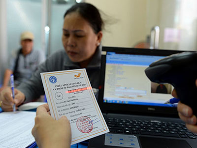 Công nhân chạy ăn từng bữa, nói gì lương hưu