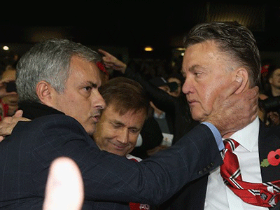 Van Gaal nổi giận trong phòng họp báo