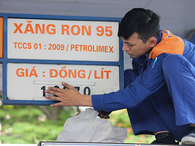 Vẫn thất vọng với 12 lần giảm giá xăng trong năm 2015