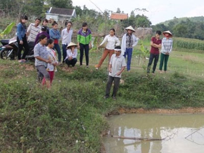 Hải Dương: Bàng hoàng phát hiện thi thể 3 con dưới ao cá