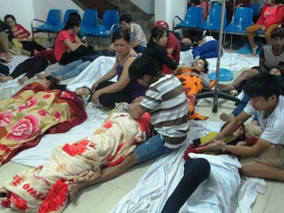 Hàng chục công nhân cấp cứu sau khi ăn bún bò