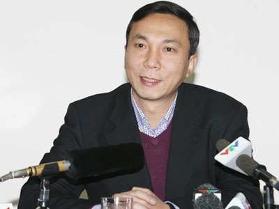 Phó chủ tịch VFF: "Không có chuyện tôi kiêm nhiệm 16 chức"