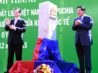Việt Nam - Campuchia khánh thành hai mốc biên giới