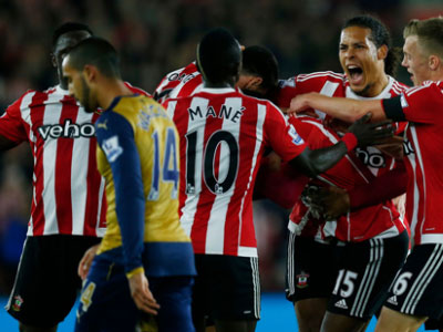 Southampton 4-0 Arsenal: Martina lập "siêu phẩm", thầy trò Koeman nhấn chìm "Pháo thủ"