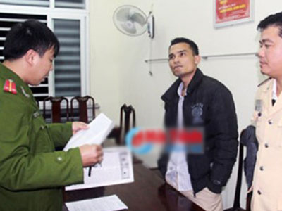 Giám đốc bị tố rút súng điện dọa bắn dân nói gì?