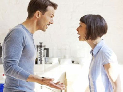 Hậu họp lớp, vợ chồng "choảng" nhau vì bạn cũ của chồng