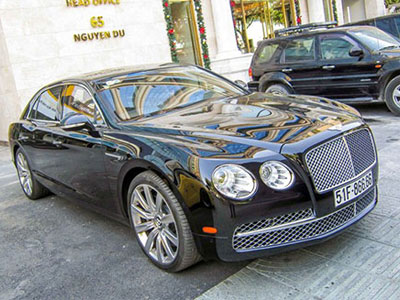 Xe siêu sang Bentley Flying Spur W12 giá 13 tỷ ở Sài Gòn