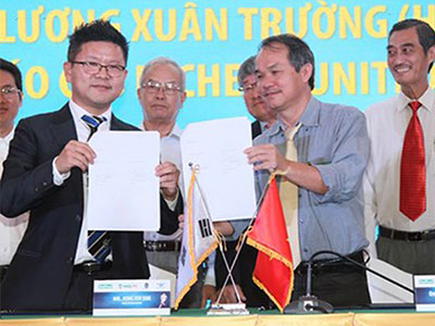 Bầu Đức: "Giàu tôi mới chơi"