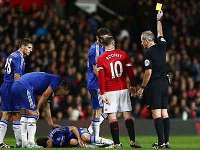 Rooney lên tiếng xin lỗi Oscar sau pha phạm lỗi thô bạo