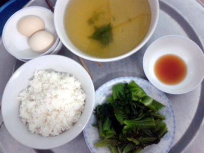 Sốc với mâm cơm mẹ chồng nấu cho con dâu ở cữ