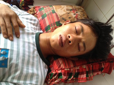 Công an viên, dân quân đánh dập lá lách thanh niên