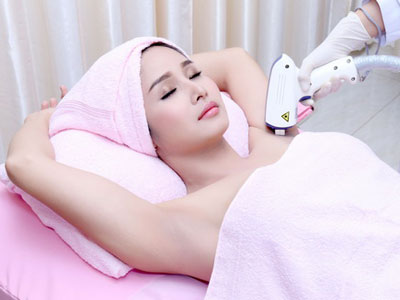 Vợ cũ Phan Thanh Bình "tút tát" nhan sắc sau ly hôn