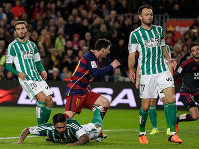 Bộ ba MSN tỏa sáng, Barca giữ vững vị trí số một Liga
