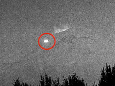UFO xuất hiện gần núi lửa ở Mexico
