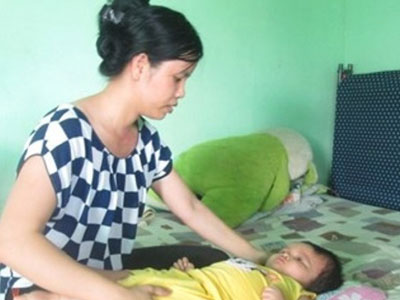 Truy tố bảo mẫu vô ý làm cháu bé chấn thương sọ não