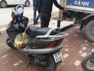 Bị 141 “sờ gáy” vì đi xe gian mang biển tứ quý