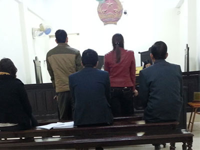 Bé trai viết đơn xin được ở với bố sau cuộc ly hôn