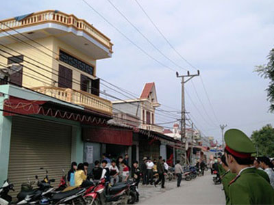 Hai người chết khi sơn nhà đón Tết