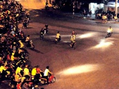 Ngăn chặn 100 quái xế đua xe trái phép ở cửa ngõ TP.HCM