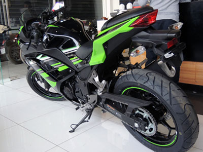 Kawasaki Ninja 300 giảm giá mạnh ở Việt Nam