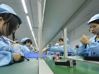Kinh tế Trung Quốc “sốt vó” vì hãng gia công điện thoại trong nước sập tiệm