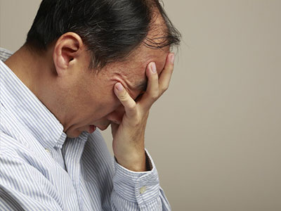 Lao dốc quá nhanh, TTCK Trung Quốc ngừng giao dịch