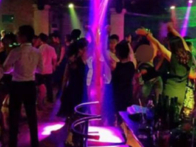 U60 nổi danh Hà thành "mò" về nhà trai nhảy đánh ghen, bắt ly hôn