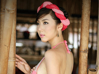 Cuộc sống hào nhoáng của Ngọc Quyên trước khi sang Mỹ bán đồ sale