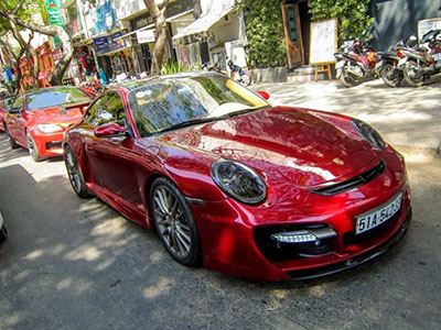 Siêu xe Porsche 911 độ Techart màu đỏ ở Sài Gòn