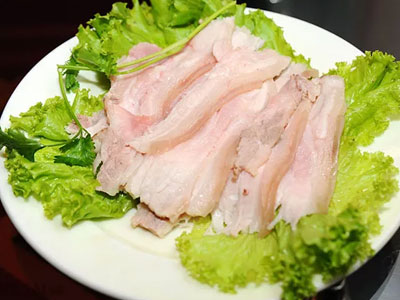 Thực phẩm có "chết" cũng không được ăn với rau thơm