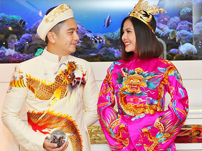 Vân Trang và chồng chuẩn bị áo dài rồng phượng cho ngày cưới