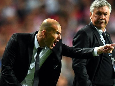 Zidane rụt rè trong ngày trở thành tân HLV Real Madrid