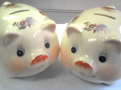 "Để tang cho heo đất và tất cả những ước mơ đã chết"