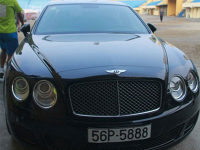 Phantom Rồng của bầu Kiên nằm phủ bụi trong gara ở biệt thự Tây Hồ
