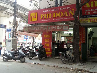 Công an lên tiếng về vụ xe ô tô chở vàng bị cướp