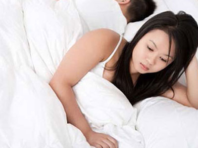 Khổ như bị chồng hiếp dâm: Cố chiều chồng hết cỡ cả khi mang bệnh