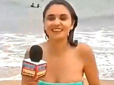 Nữ MC xinh đẹp bị tuột bikini trên sóng truyền hình trực tiếp