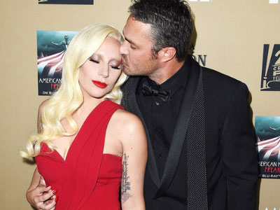 Lady Gaga tiết lộ về sở thích "sex kỳ lạ" cùng vị hôn phu