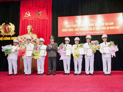 Thăng hàm cấp tướng cho nhiều sĩ quan công an