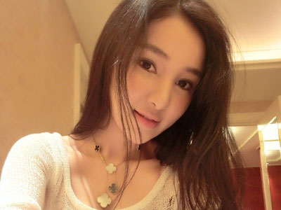 Ca sĩ 9x vừa làm bồ vừa làm con quan tham