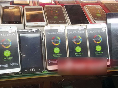 iPhone 6S, Note 5 hàng nhái bán ngập chợ cửa khẩu Tân Thanh