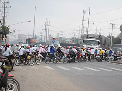 Long An: Thưởng tết công nhân bằng… 10 tô phở