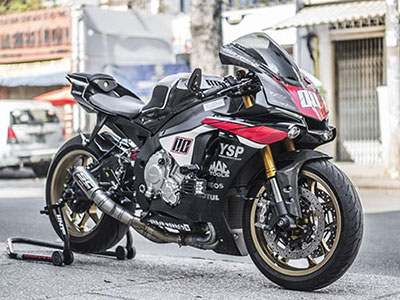 Yamaha R1 lên đồ chơi gần 200 triệu ở Sài Gòn