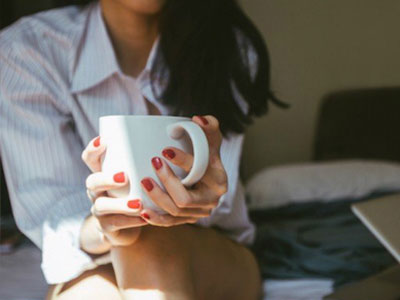 Tại sao làm "chuyện ấy" buổi sáng tốt hơn cà phê