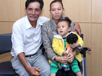 Thương Tín chưa chịu làm hôn thú với vợ kém 30 tuổi