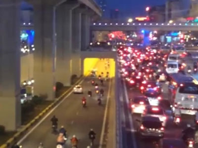 Vì sao vẫn ùn ứ tại 2 nút giao hiện đại nhất Hà Nội?