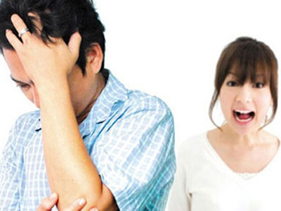 Vợ phi đĩa, chồng cúi đầu