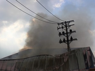 Xưởng thực phẩm nổ lớn, hàng trăm công nhân tháo chạy
