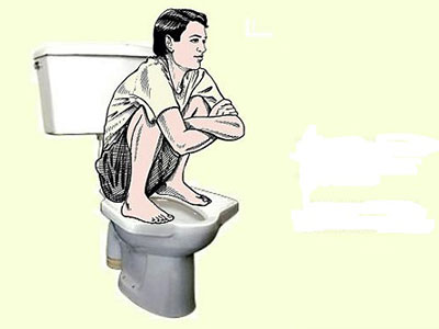 Đàn ông tiểu ngồi dễ bị liệt dương