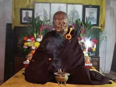 Kỳ bí thi thể hòa thượng "ngồi chum" 3 năm không phân hủy